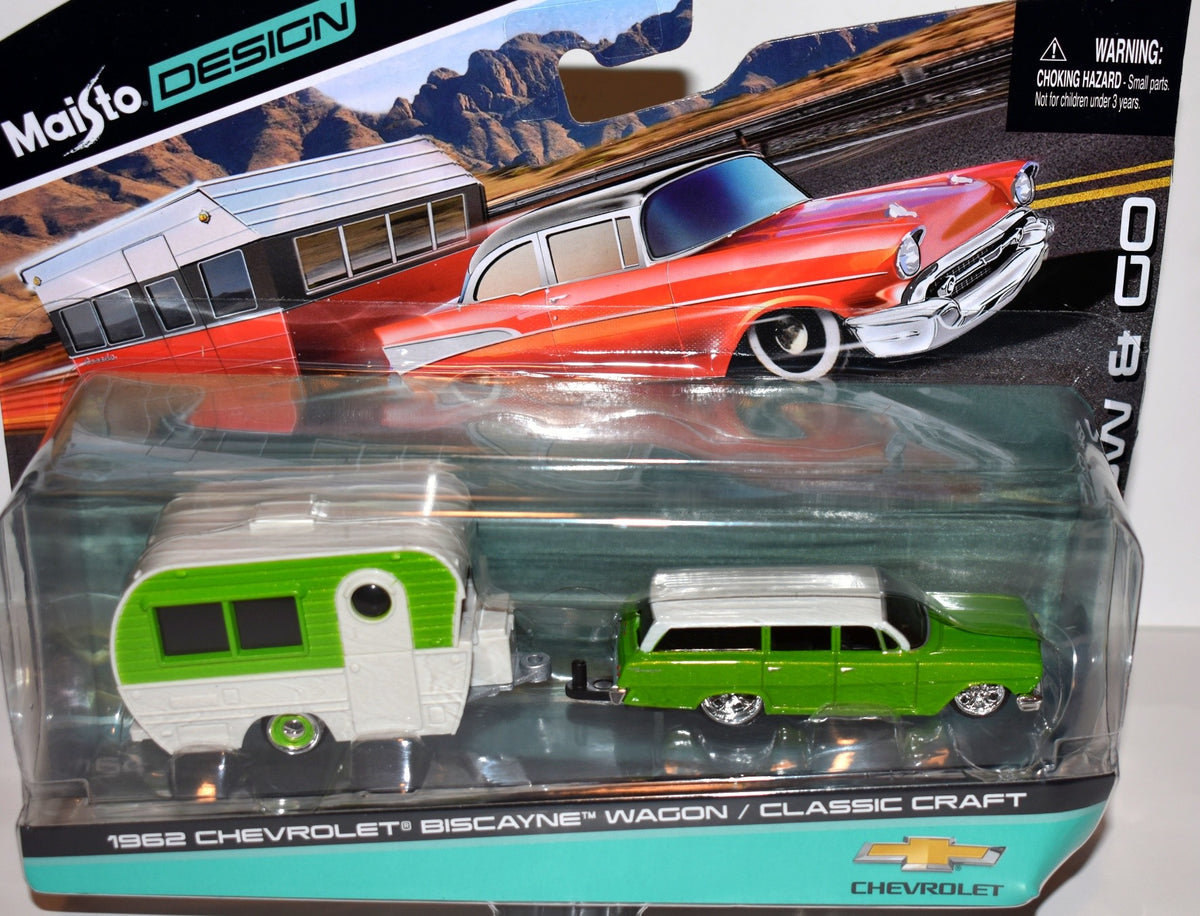 Maisto - Tow & Go - 1962 Chevy Biscayne Station Wagon and Classic Craft Trailer Set