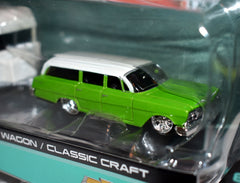 Maisto - Tow & Go - 1962 Chevy Biscayne Station Wagon and Classic Craft Trailer Set