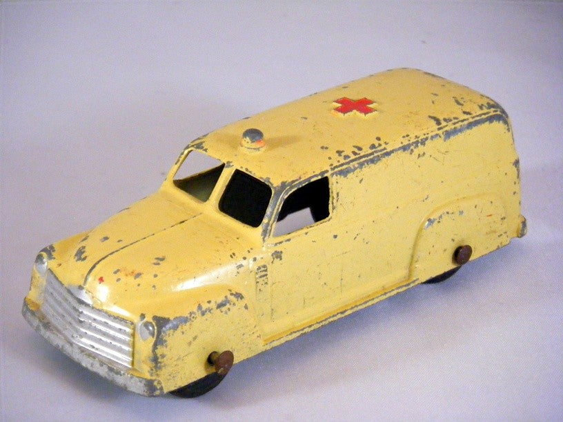 TootsieToy: 1950 Chevy EMT Ambulance (Open Rear Windows)