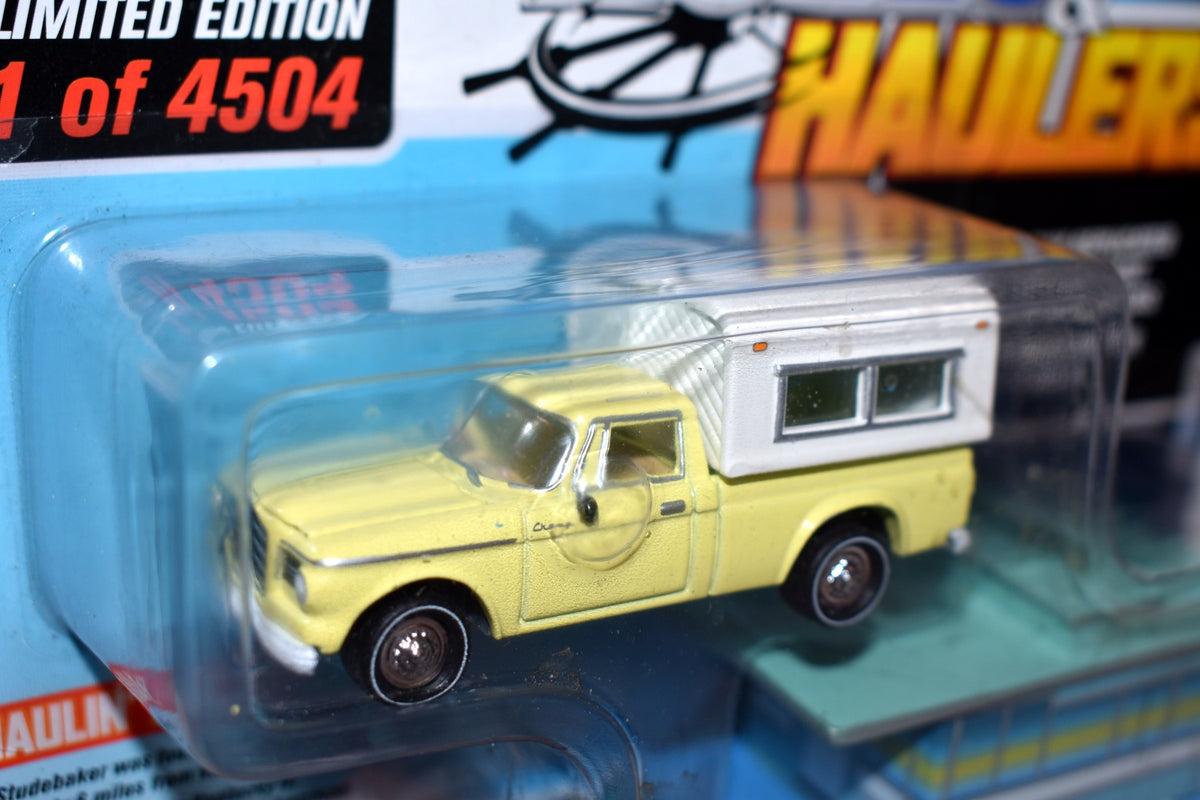 Johnny Lightning - Hulls & Haulers - 1960 Studebaker Pickup and Houseboat