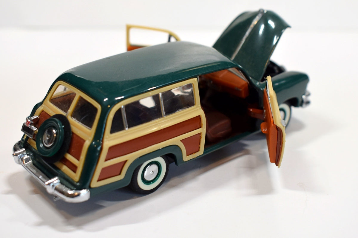 The Franklin Mint - 1949 Ford Woody Station Wagon