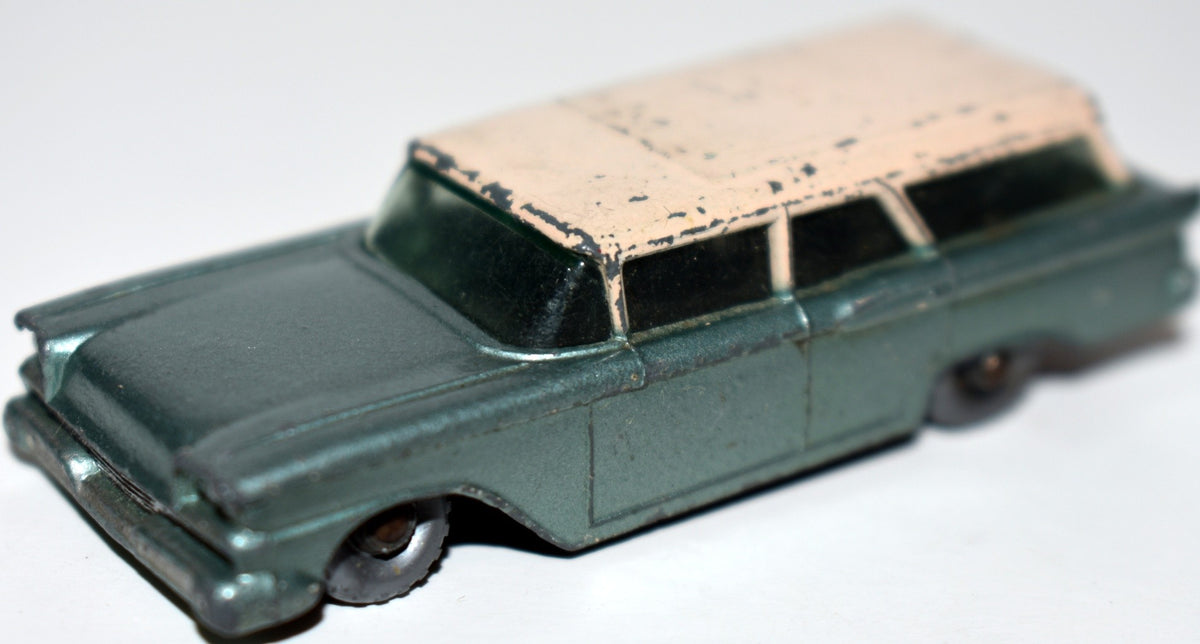 Matchbox Regular Wheels (31-B-8) Ford Fairlane Station Wagon