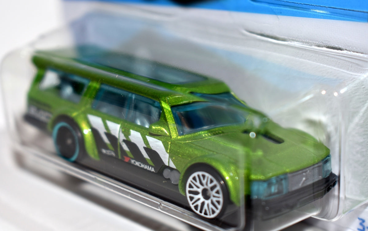 Hot Wheels - Volvo 240 Drift Station Wagon