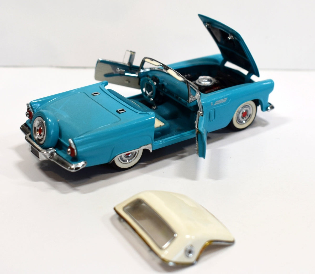 The Franklin Mint - 1956 Ford Thunderbird