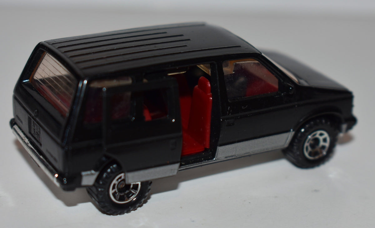 Matchbox - Dodge Caravan Mini Van