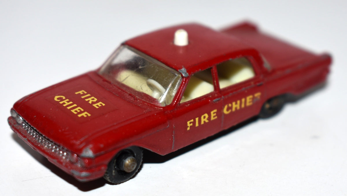 Matchbox Regular Wheels Series - Ford Fairlane Fire Chief Car