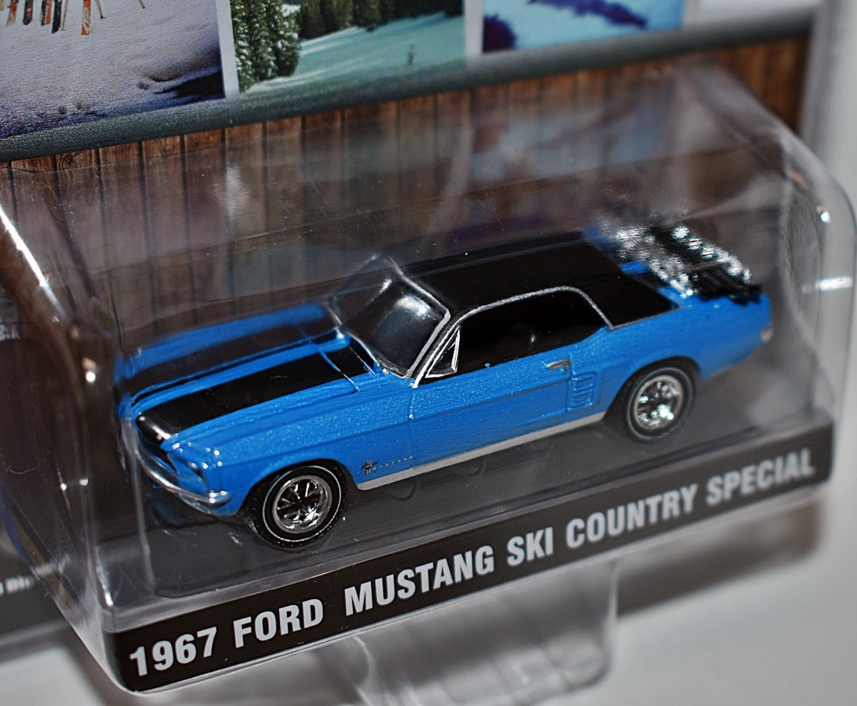 Greenlight Exclusive - 1967 Ford Mustang Ski County Special
