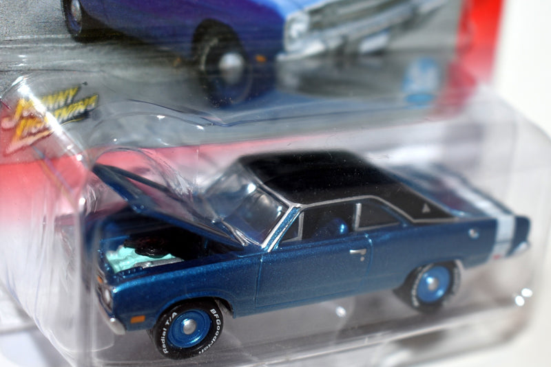 Johnny Lightning Muscle Cars USA - 1969 Dodge Dart Swinger 240