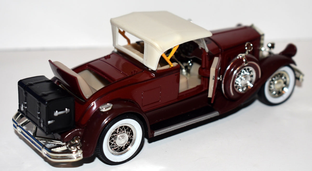 Signature Models - 1930 Pierce-Arrow Model B