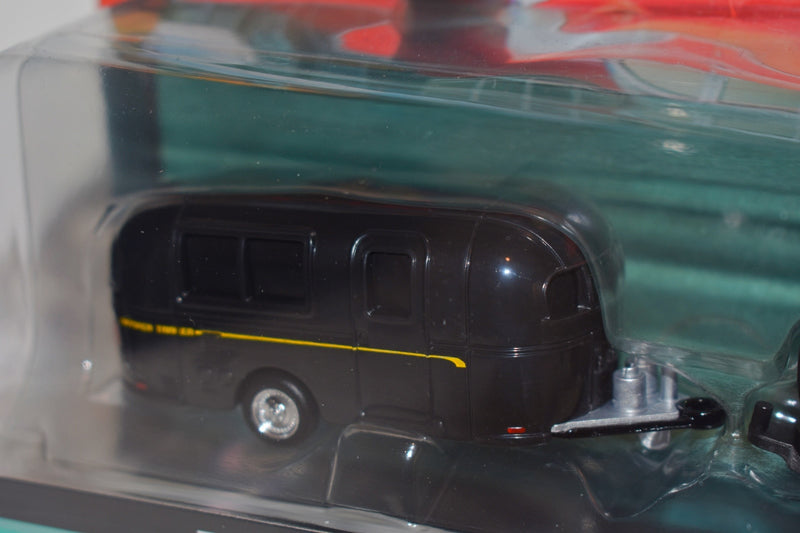 Maisto - Transport -  2021 Ford Bronco 2 Door and Camper Trailer