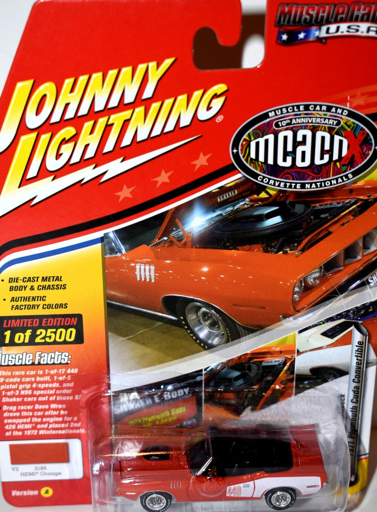 Johnny Lightning Muscle Cars USA - MCACN 1971 Plymouth Cuda Convertible