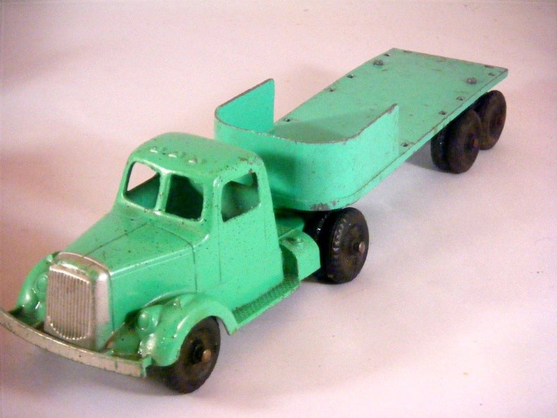 Tootsietoy 1947 Mack L-Line Stakeside Truck