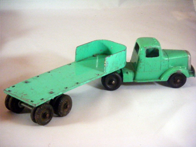 Tootsietoy 1947 Mack L-Line Stakeside Truck