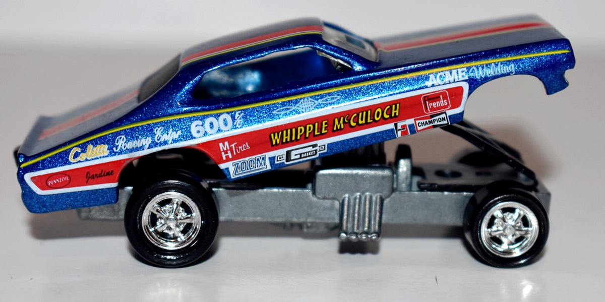Johnny Lightning  Muscle Cars USA - 1971 Whipple & McCulloch Plymouth Duster