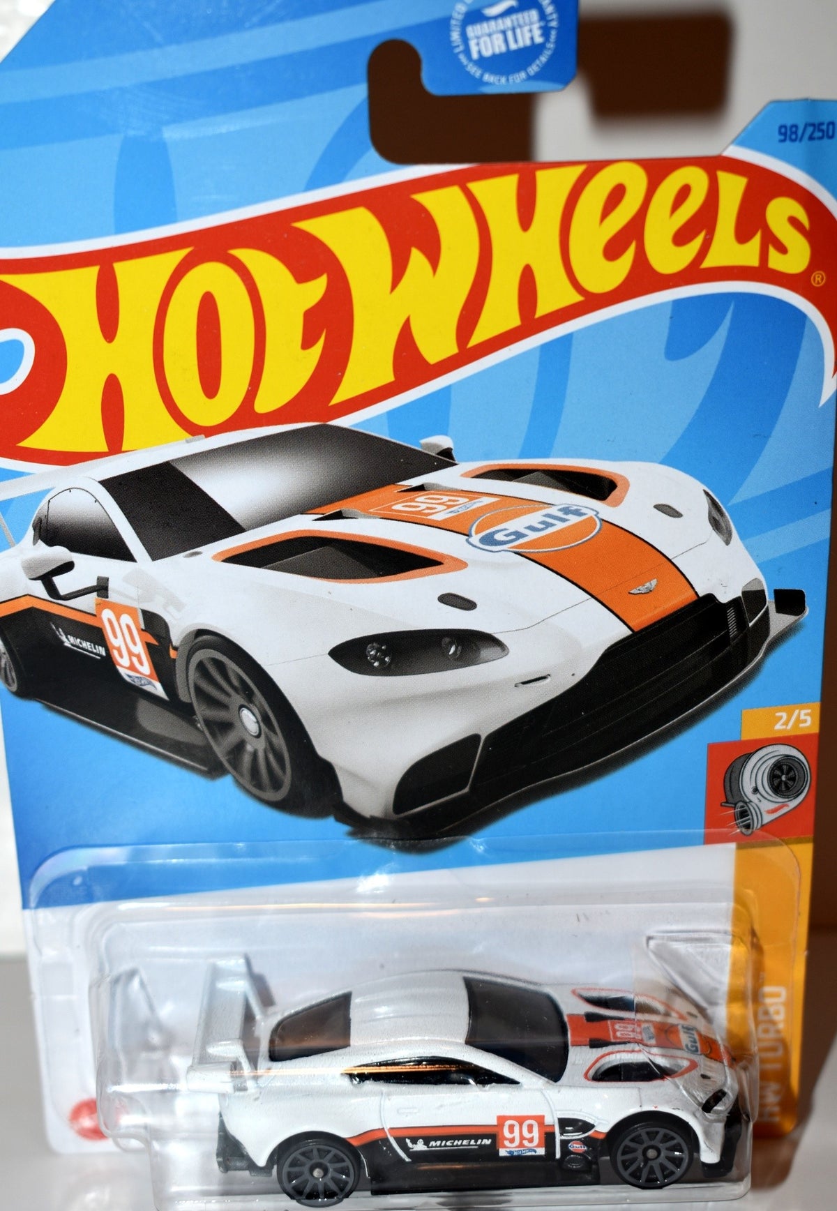 Hot Wheels - GULF Aston Martin Vantage GTE