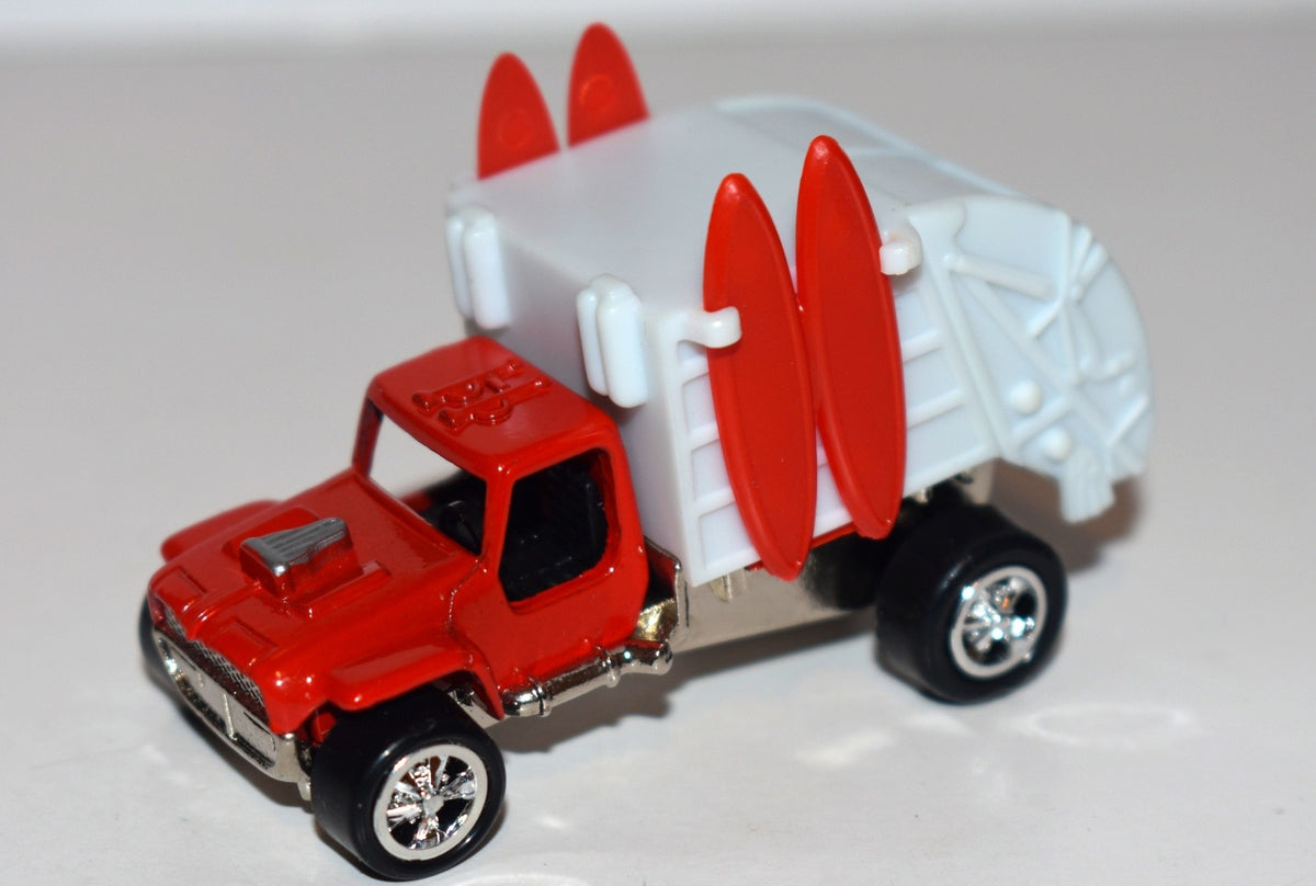 Johnny Lightning - Wacky Winners - Tom Daniel's Surfin' Garbage Truck