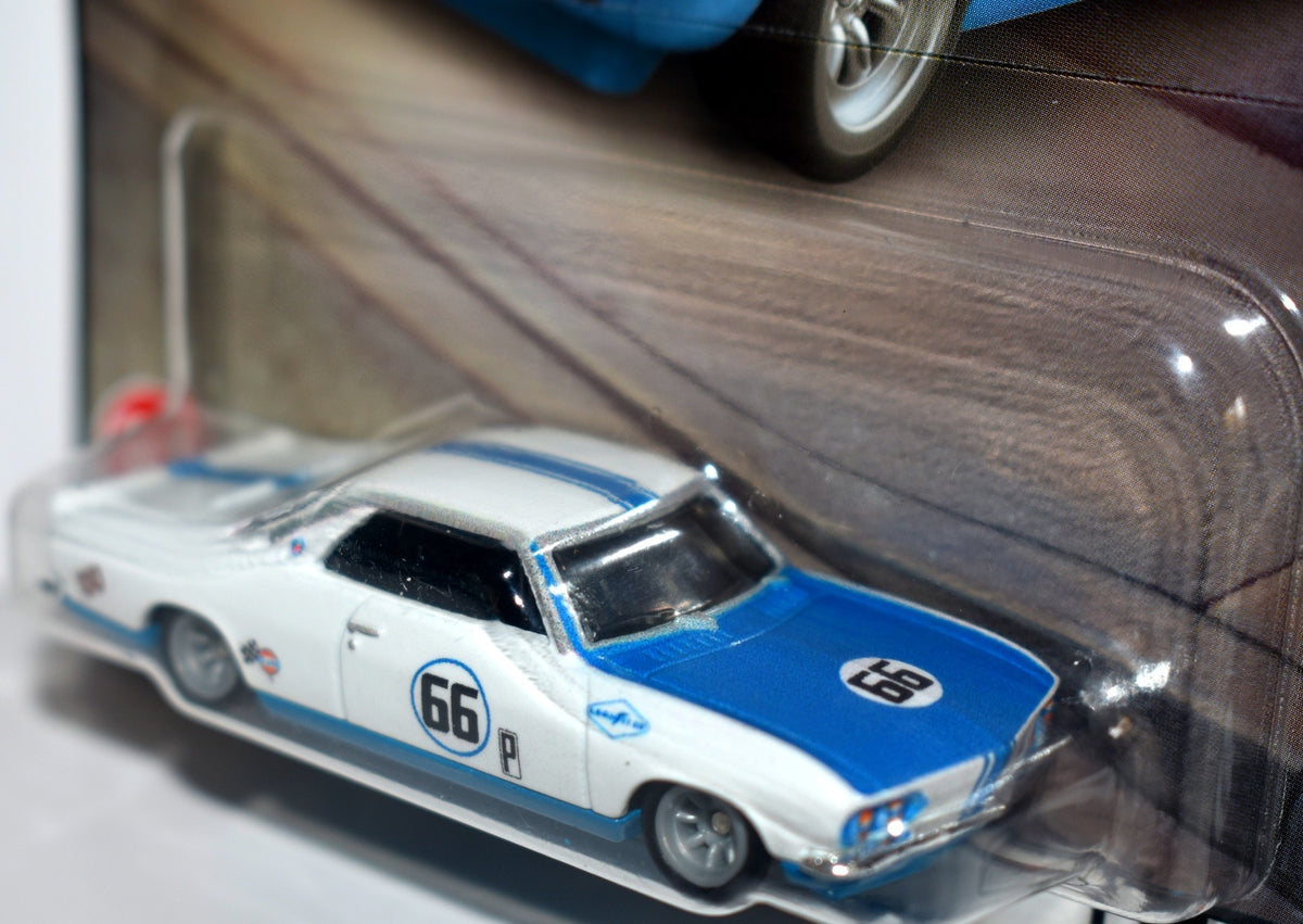 Hot Wheels - Premium - 1966 Chevrolet Corvair Yenko Stinger
