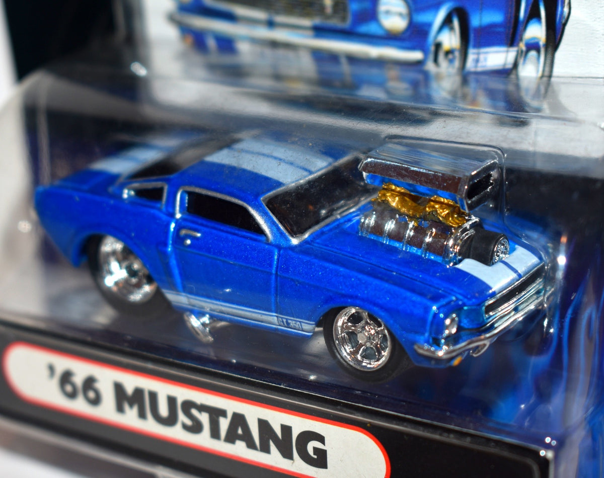Muscle Machines 1966 Ford Mustang Fastback