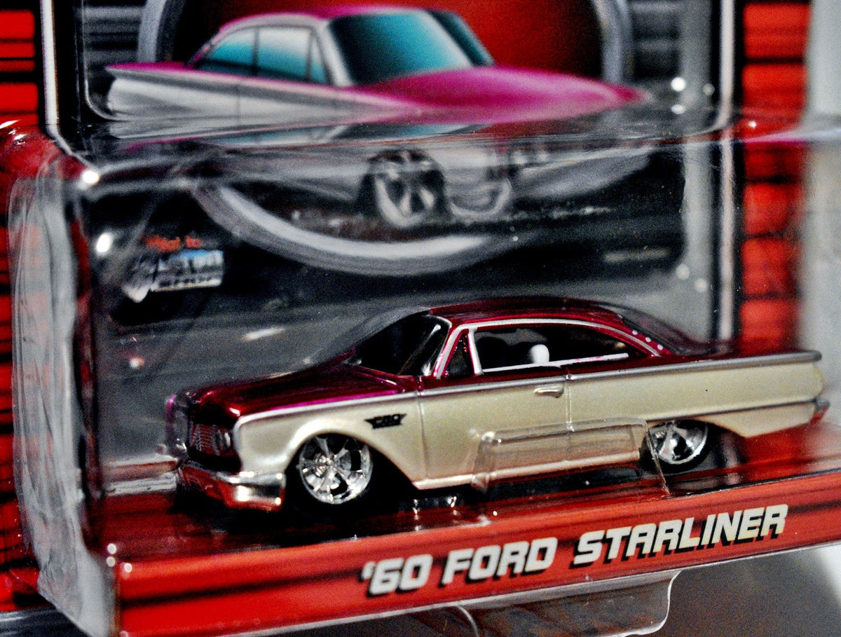 Maisto 1960 Ford Starliner 