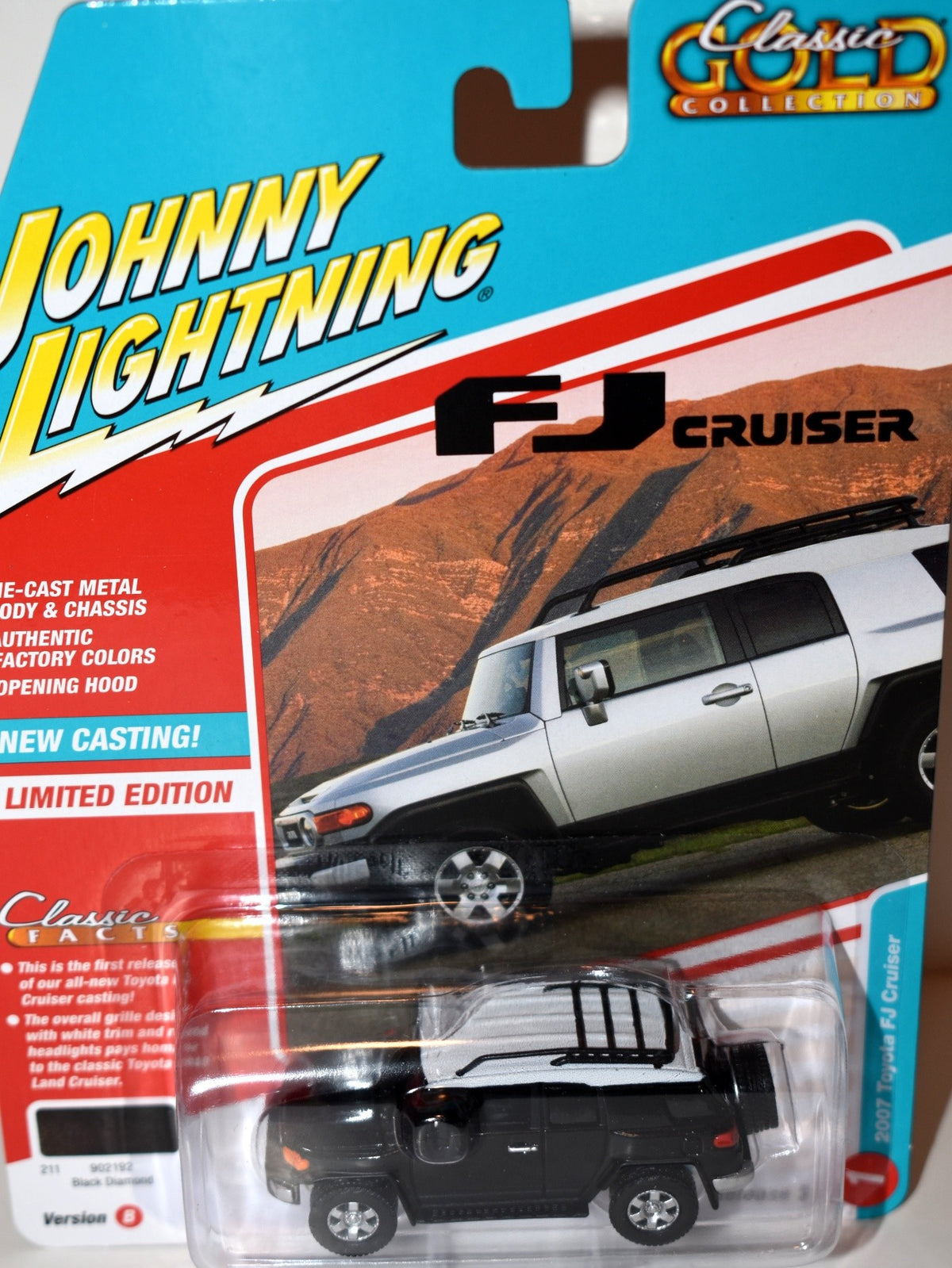 Johnny Lightning Classic Gold - Limited Edition 2007 Toyota FJ Cruiser