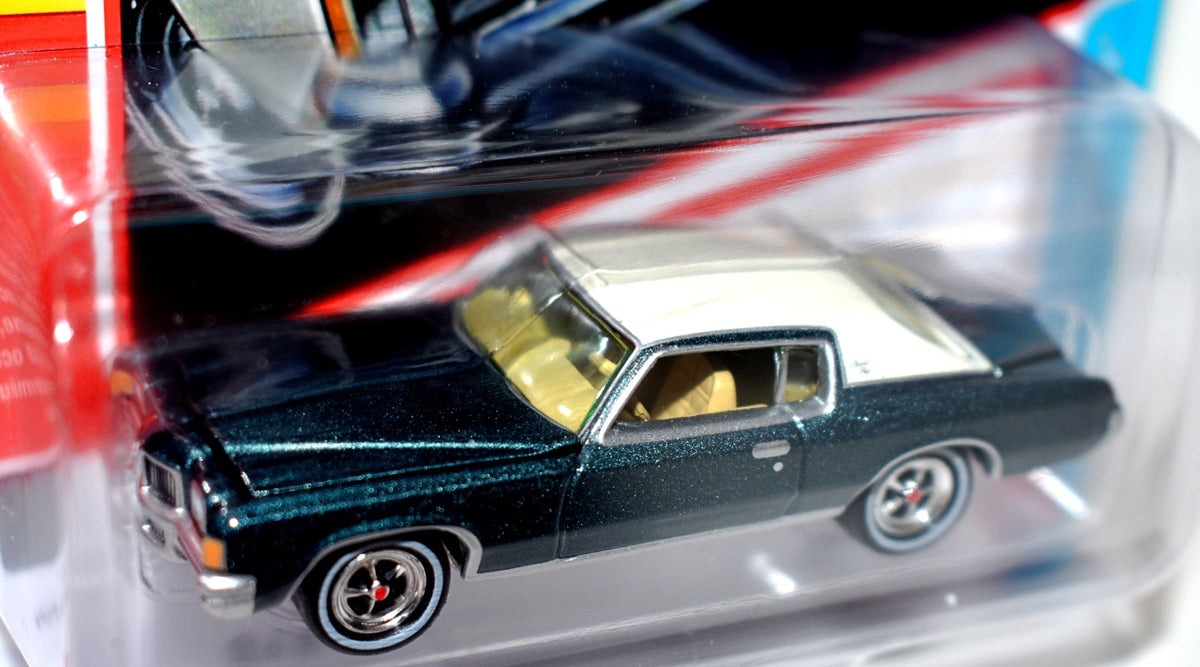 Johnny Lightning Classic Gold  1971 Pontiac Grand Prix