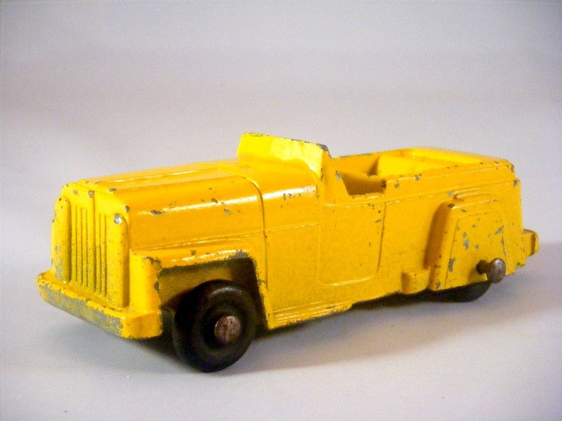 TootsieToy 1947 Jeepster Jeep