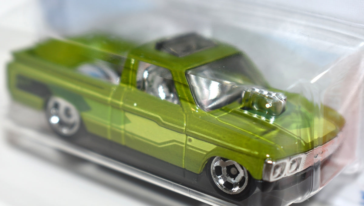 Hot Wheels  Custom 1972 Chevrolet Luv Pickup Truck