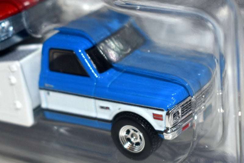 Hot Wheels Team Transport - NASCAR - 1966 Chevy Chevelle & 72 Chevy Ramp Truck