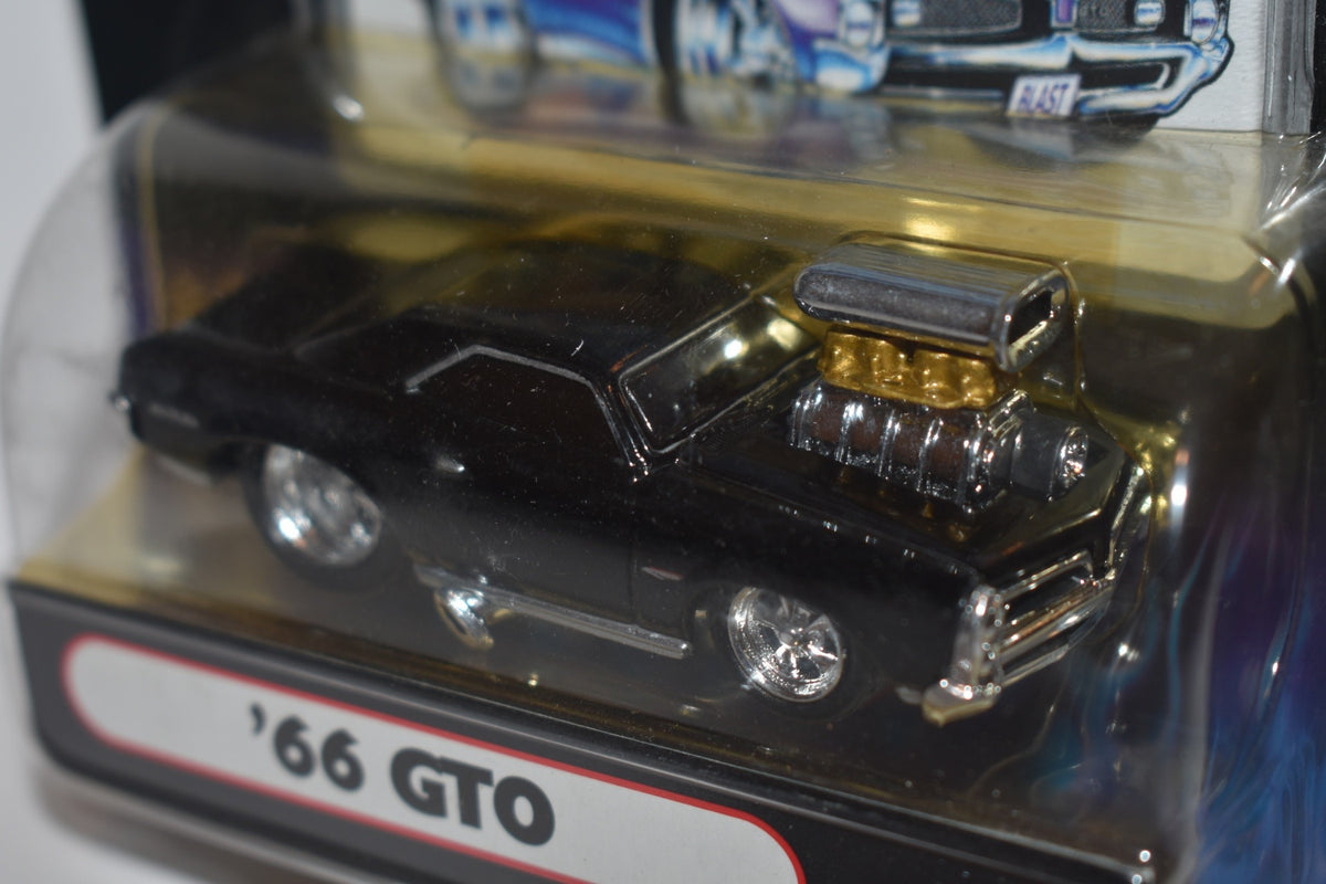 Muscle Machines 1966 Pontiac GTO