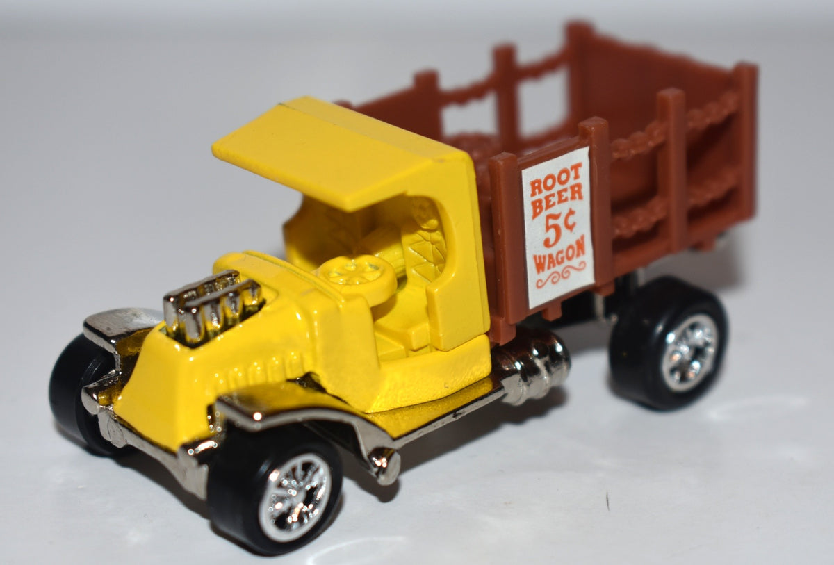 Johnny Lightning - Wacky Winners - Tom Daniel's Root Beer Wagon