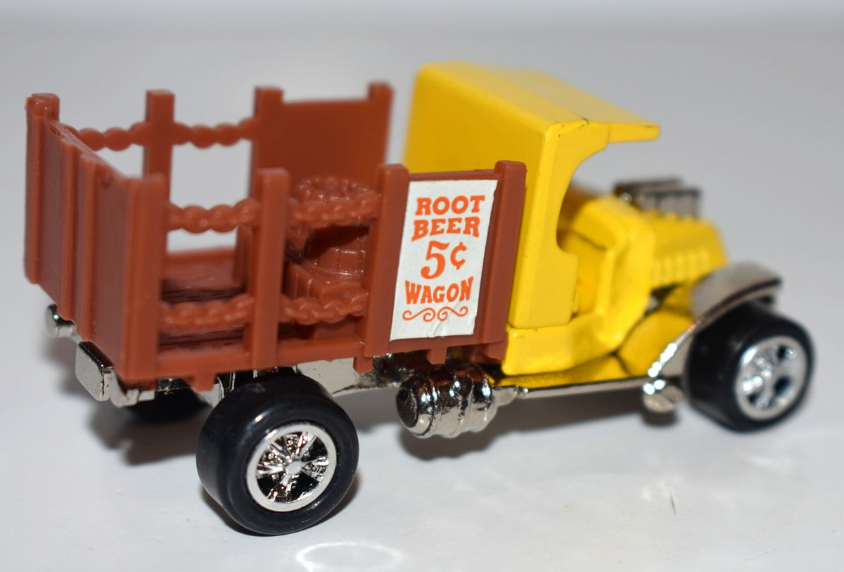 Johnny Lightning - Wacky Winners - Tom Daniel's Root Beer Wagon