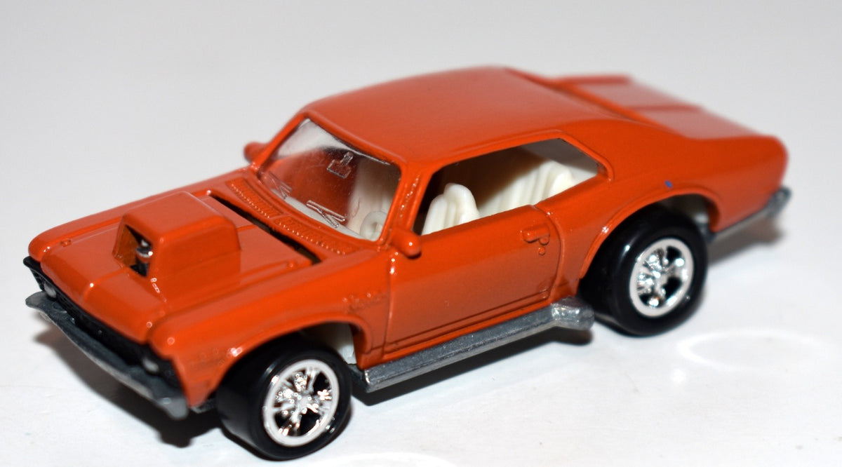 Johnny Lightning Muscle Cars USA - 1972 Chevy Nova SS