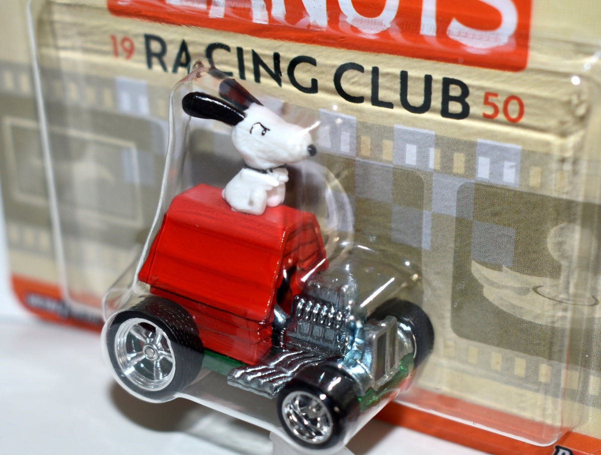 Hot Wheels - Pop Culture - Snoopy Racing Doghouse - Peanuts Racing Club