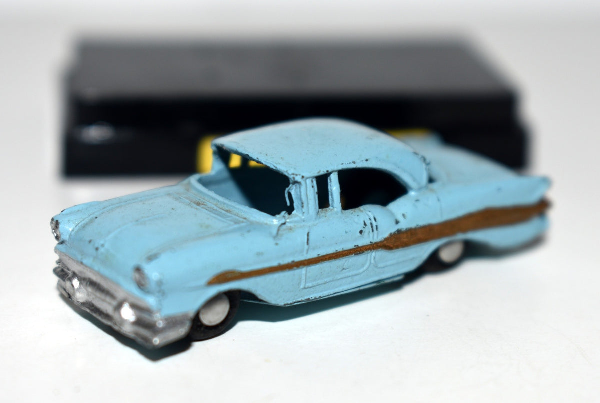 Ahi - Rare 1957 Pontiac with display