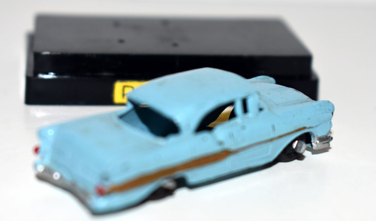 Ahi - Rare 1957 Pontiac with display