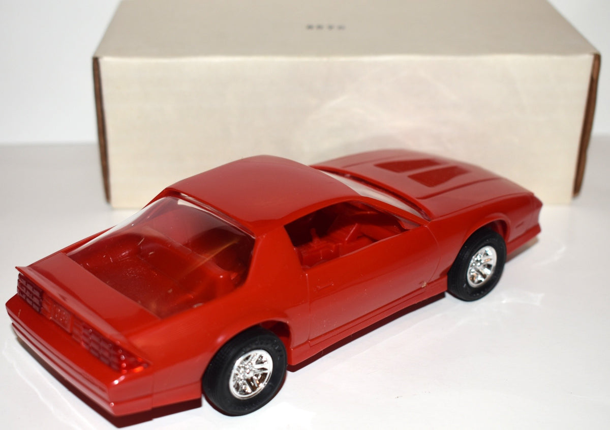 AMT Dealer Promo - 1989 Chevrolet Camaro IROC-Z