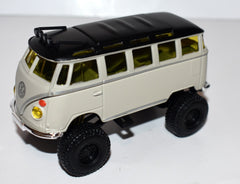 Maisto:  1960's Volkswagen 4x4 Samba Bus