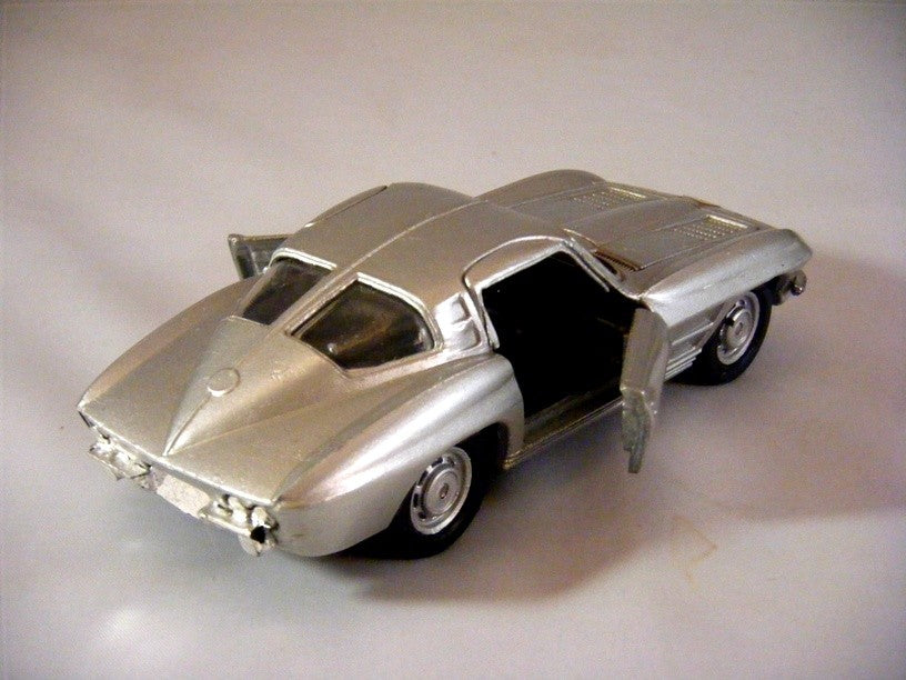 Maisto 1963 Chevrolet Corvette Split Window Coupe