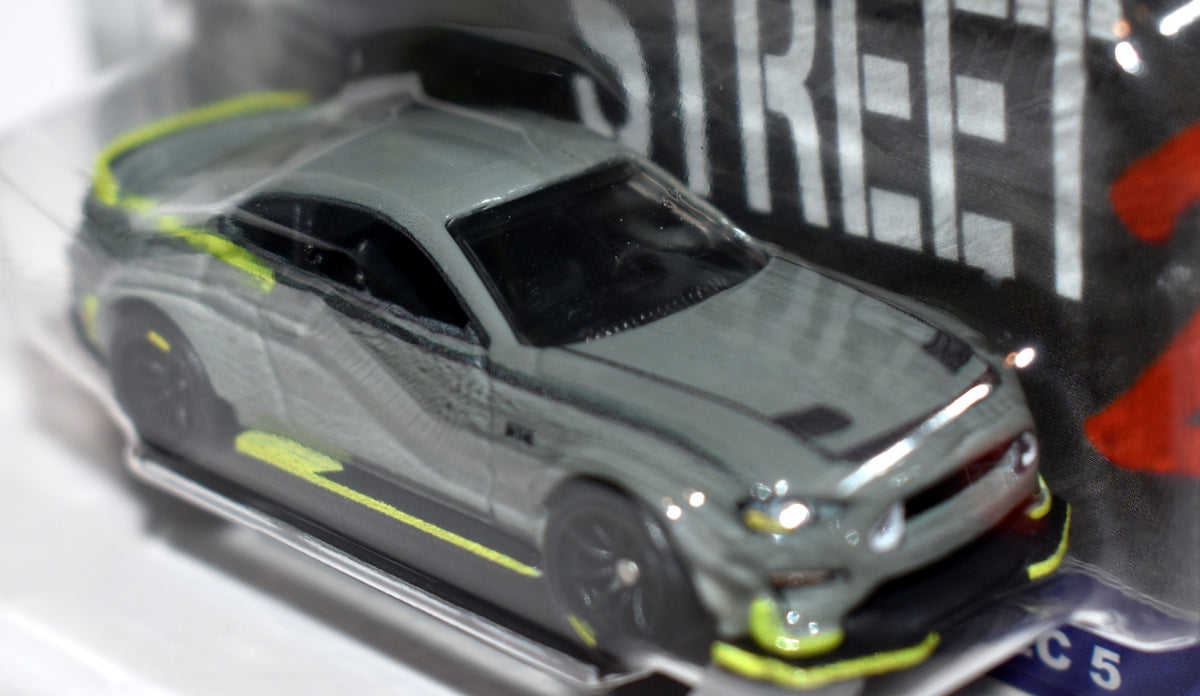 Hot Wheels Premium - Slide Street - 2018 Ford Mustang RTR Spec 5