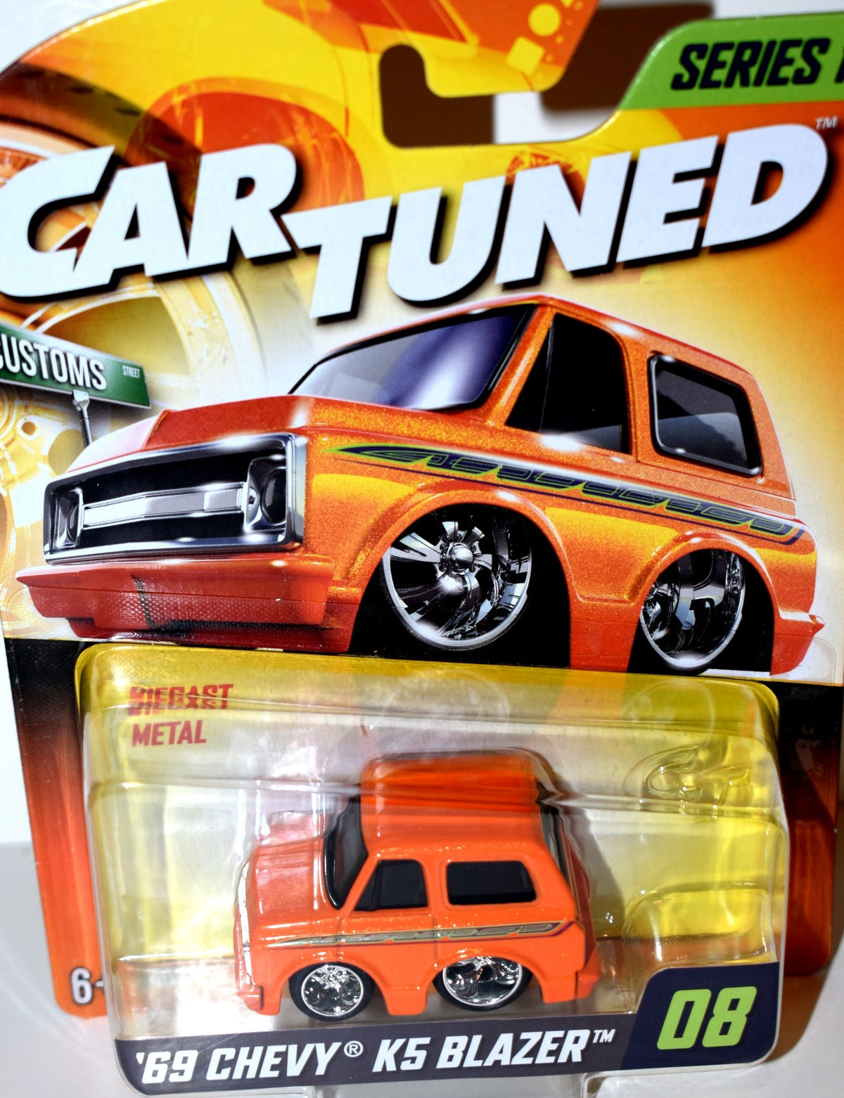 MGA Entertainment - CarTuned - 1969 Chevy K5 Blazer
