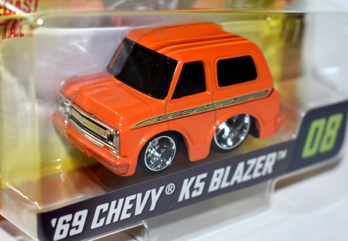 MGA Entertainment - CarTuned - 1969 Chevy K5 Blazer