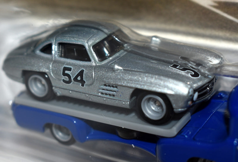Hot Wheels Car Culture - Team Transport - Mercedes 300 SL Race Car and 1955 Mercedes Blaus Wunder Transport Truck