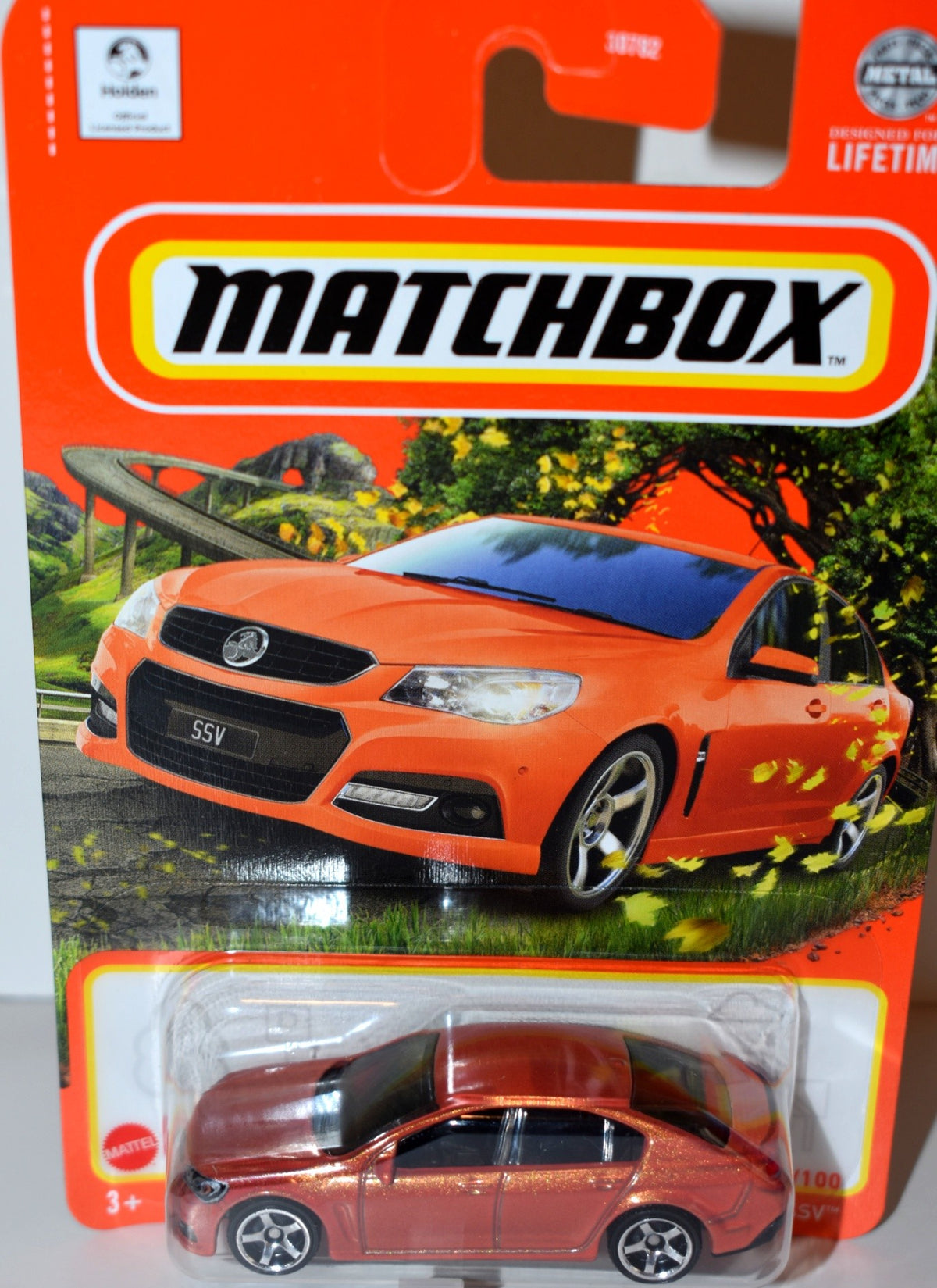 Matchbox Holden VF Commodore SSV Sedan