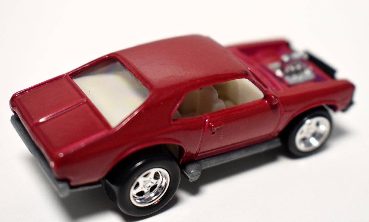 Johnny Lightning Muscle Cars USA - 1972 Chevy Nova SS