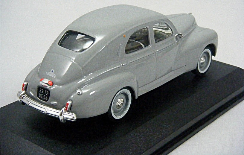 Altaya - 1955 Peugeot 203 Sedan