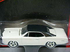  Johnny Lighting Forever 64 1966 Pontiac GTO