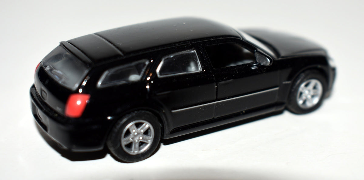 Road Signatures - HO Scale - Dodge Magnum Station Wagon