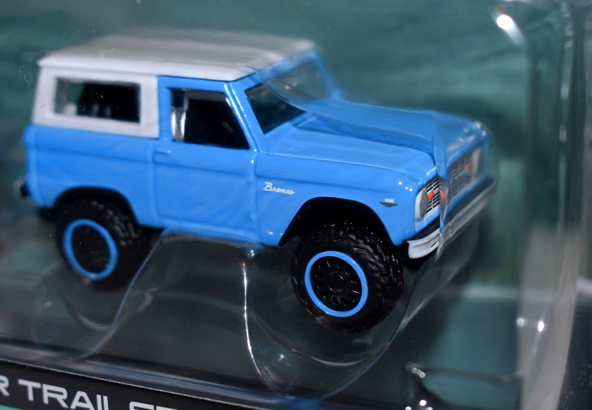 Maisto - Transport -  1976 Ford Bronco and Camper Set