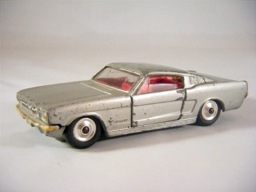 Corgi (320A-6) Ford Mustang Fastback 2+2