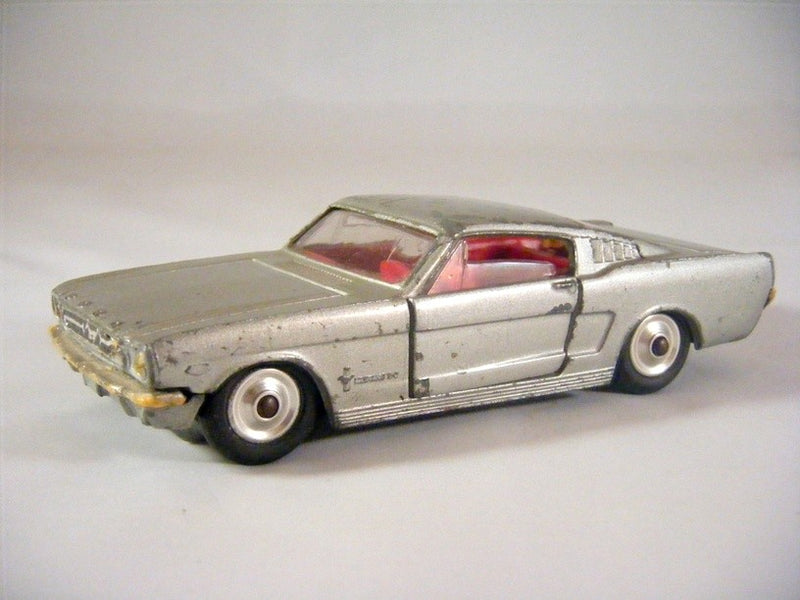 Corgi (320A-6) Ford Mustang Fastback 2+2